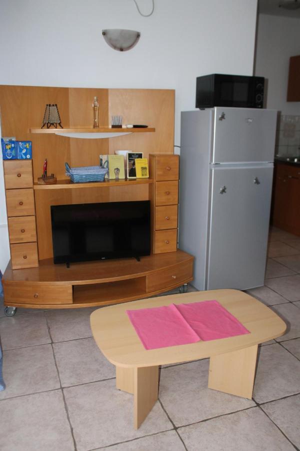 Apartments Neno Пула Екстериор снимка
