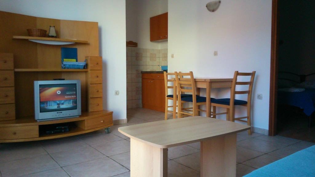 Apartments Neno Пула Екстериор снимка