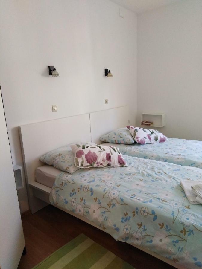 Apartments Neno Пула Екстериор снимка