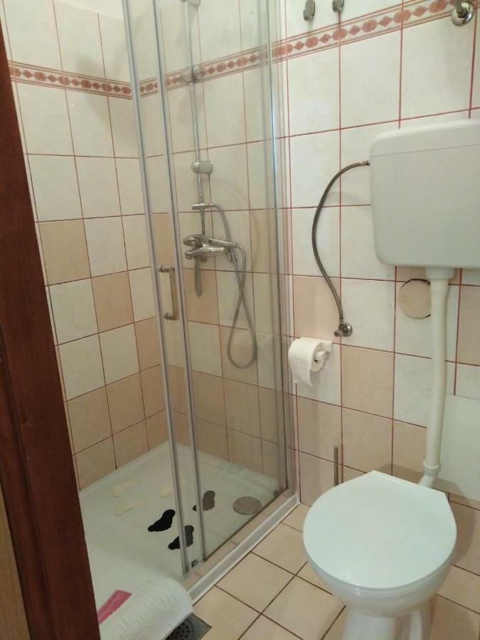 Apartments Neno Пула Екстериор снимка